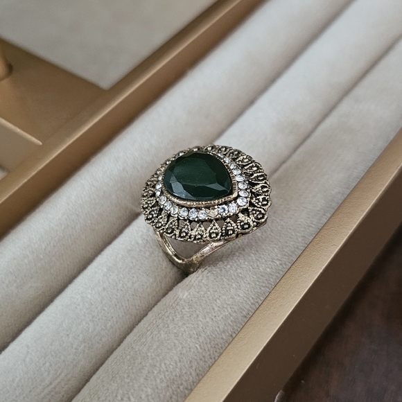 Ring - Picture 5 of 8